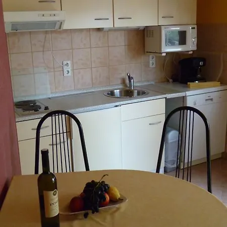 Helena Appartement *