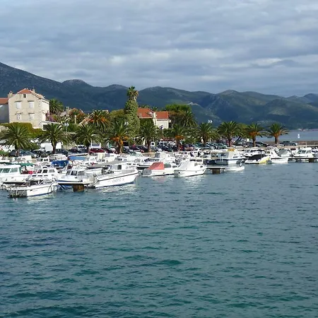 Helena Appartement *